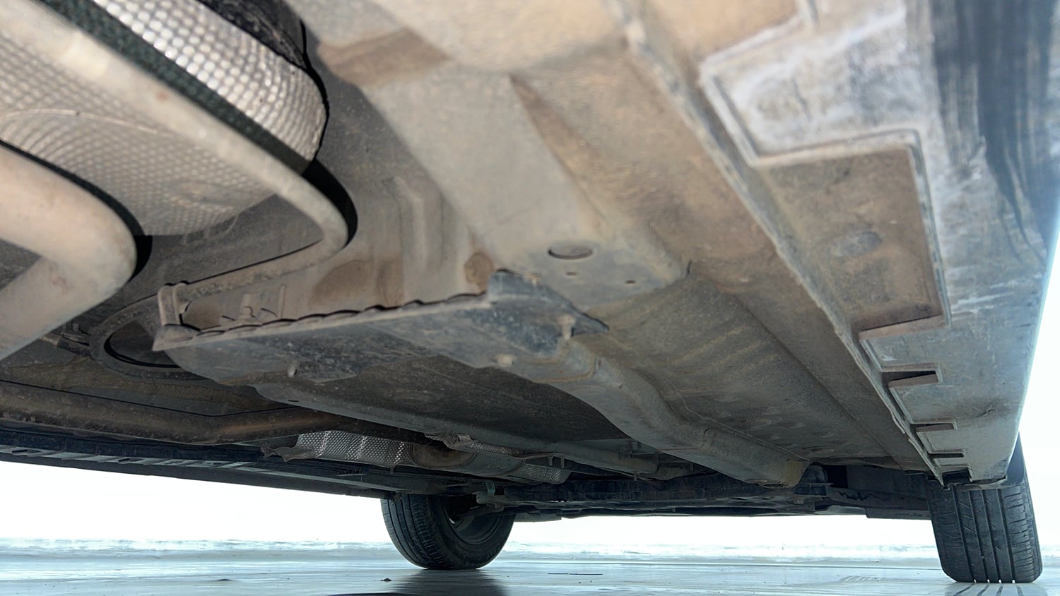 Used 2023 Hyundai New i20 Asta (O) 1.2 MT Petrol Manual extra REAR RIGHT UNDERBODY VIEW