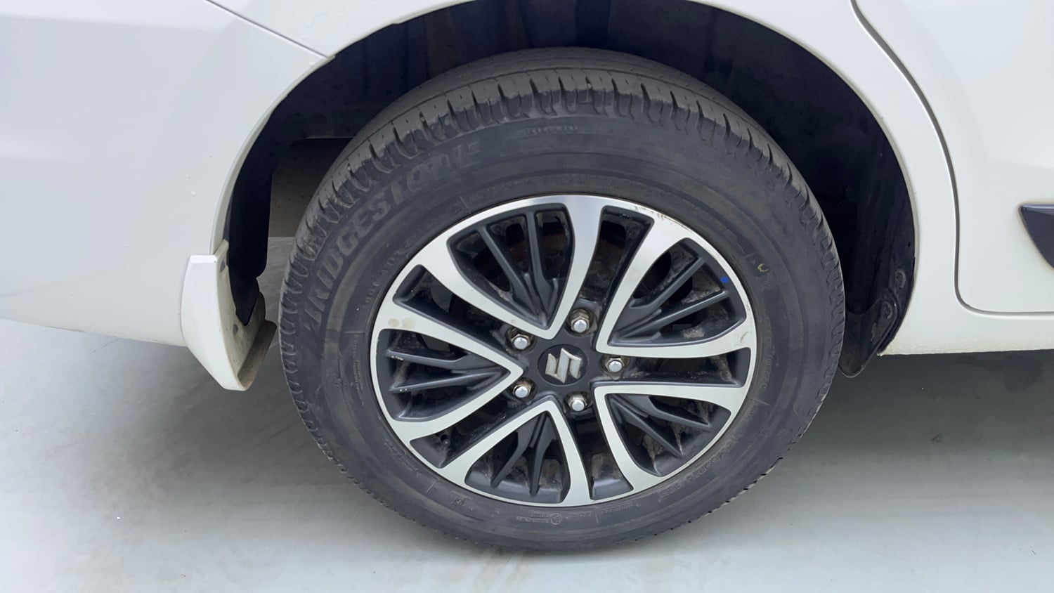 Used 2023 Maruti Suzuki Ertiga ZXi Plus AT Petrol Automatic tyres RIGHT REAR TYRE RIM VIEW