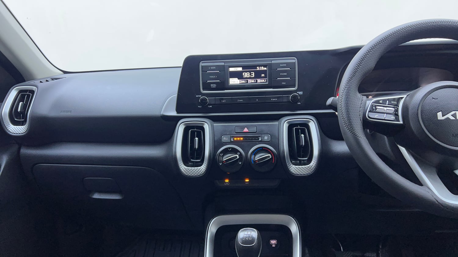 Used 2023 Kia Sonet HTK 1.2 Petrol MT Petrol Manual interior MUSIC SYSTEM & AC CONTROL VIEW