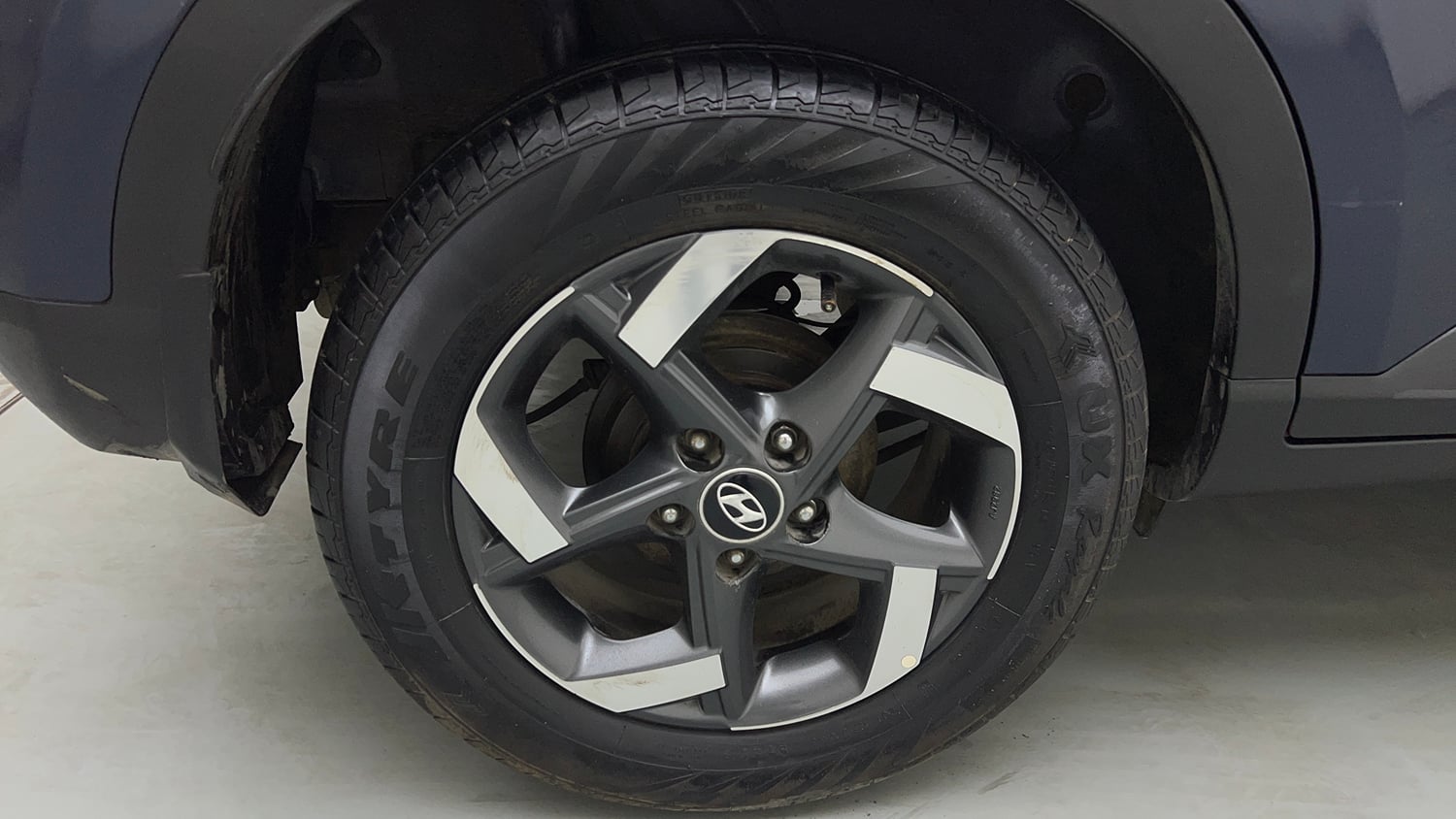 Used 2019 hyundai Venue SX 1.0 Turbo Petrol Petrol Manual tyres RIGHT REAR TYRE RIM VIEW