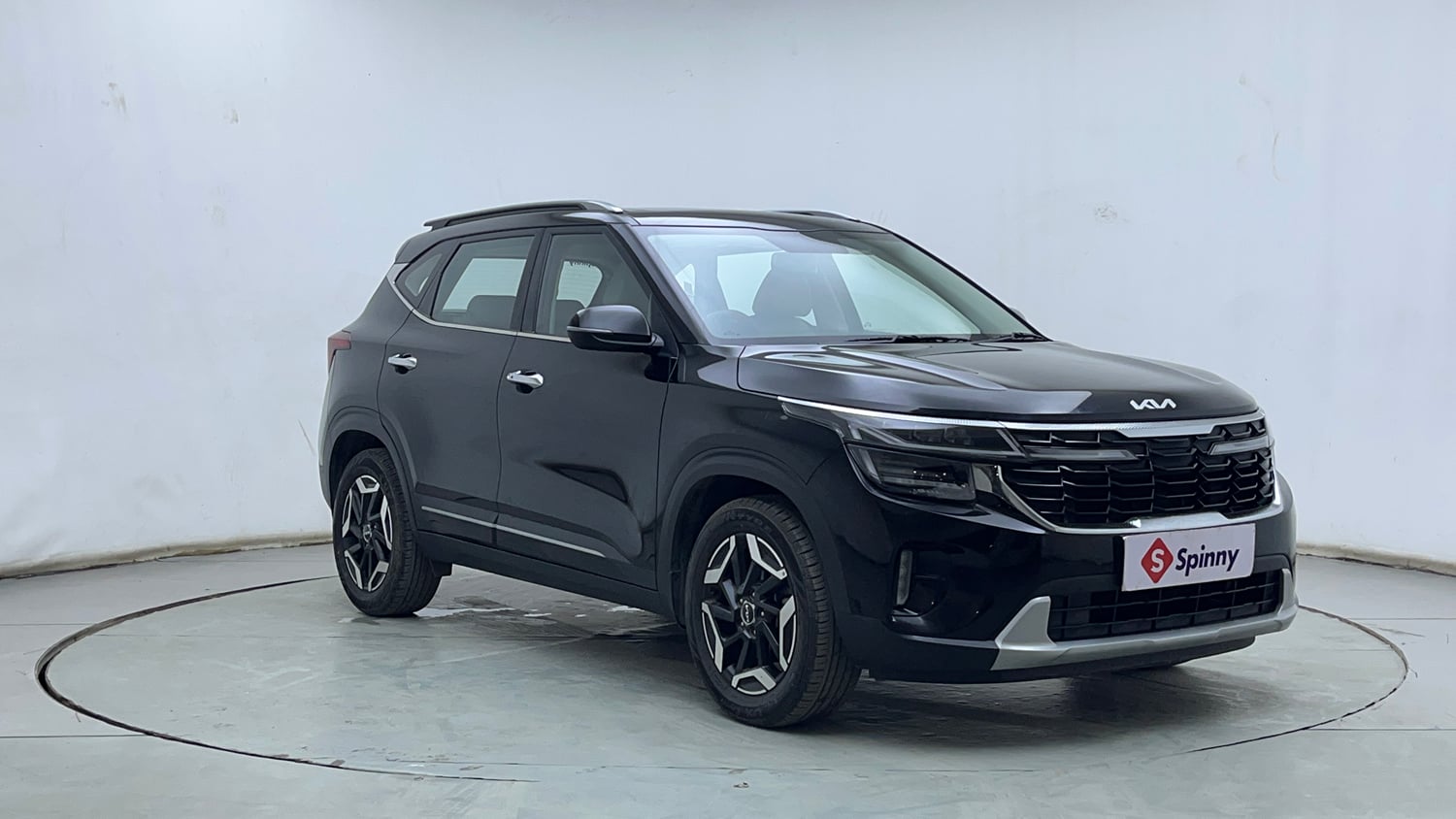 Used 2024 kia Seltos HTX 1.5 Petrol IVT Petrol Automatic exterior RIGHT FRONT CORNER VIEW