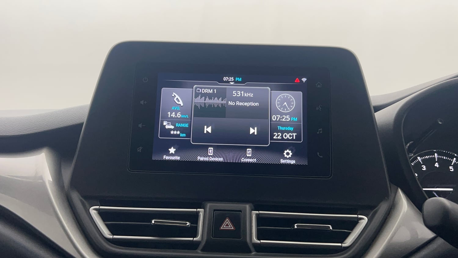 Used 2022 Maruti Suzuki Baleno Zeta AGS Petrol Automatic top_features Touch screen infotainment system