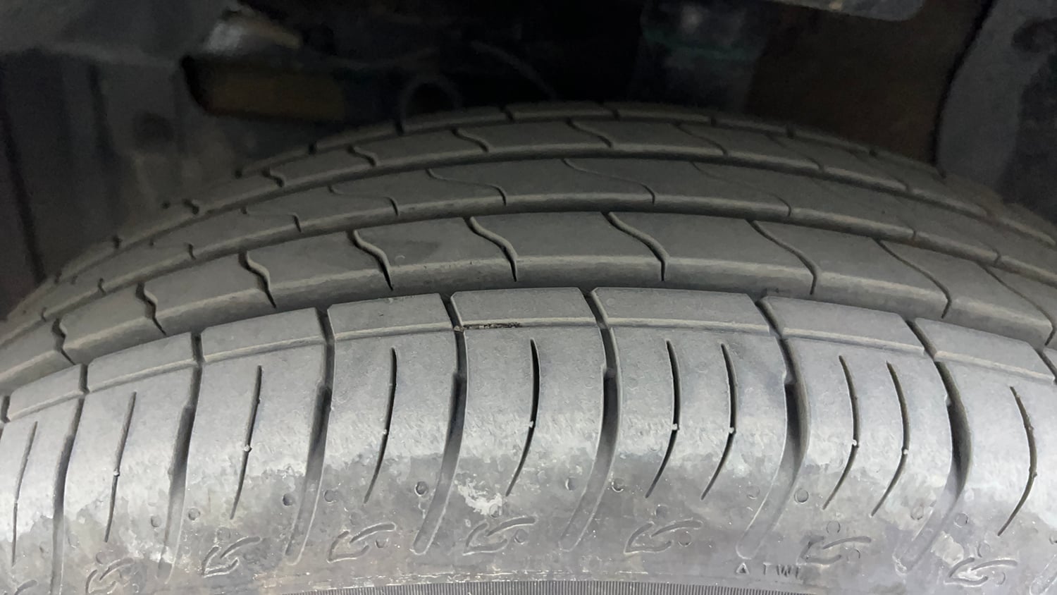 Used 2025 Maruti Suzuki Brezza ZXi AT Petrol Automatic tyres LEFT FRONT TYRE TREAD VIEW