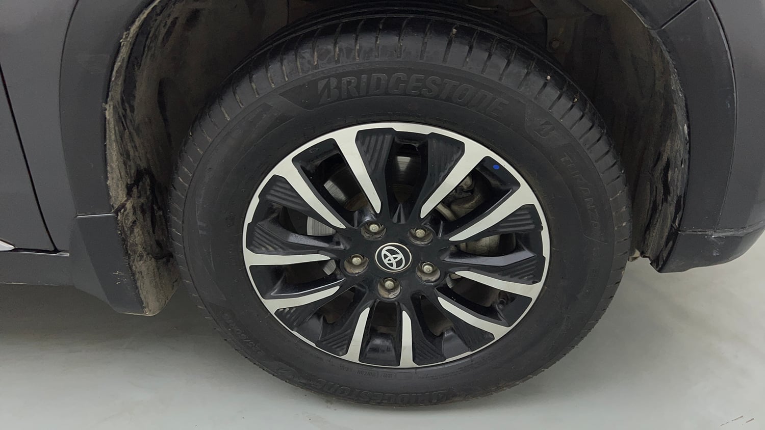 Used 2022 Toyota Urban Cruiser Premium Grade MT Petrol Manual tyres RIGHT FRONT TYRE RIM VIEW