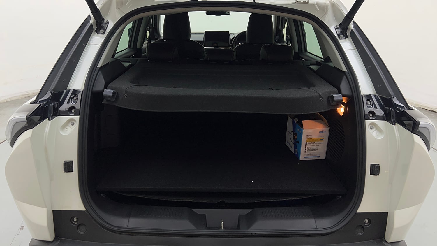 Used 2025 Maruti Suzuki Victoris ZXI+ (O) THS 2W Hybrid Automatic interior DICKY INSIDE VIEW