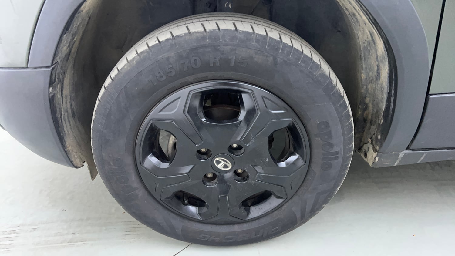 Used 2022 Tata Punch Accomplished AMT Petrol Automatic tyres LEFT FRONT TYRE RIM VIEW