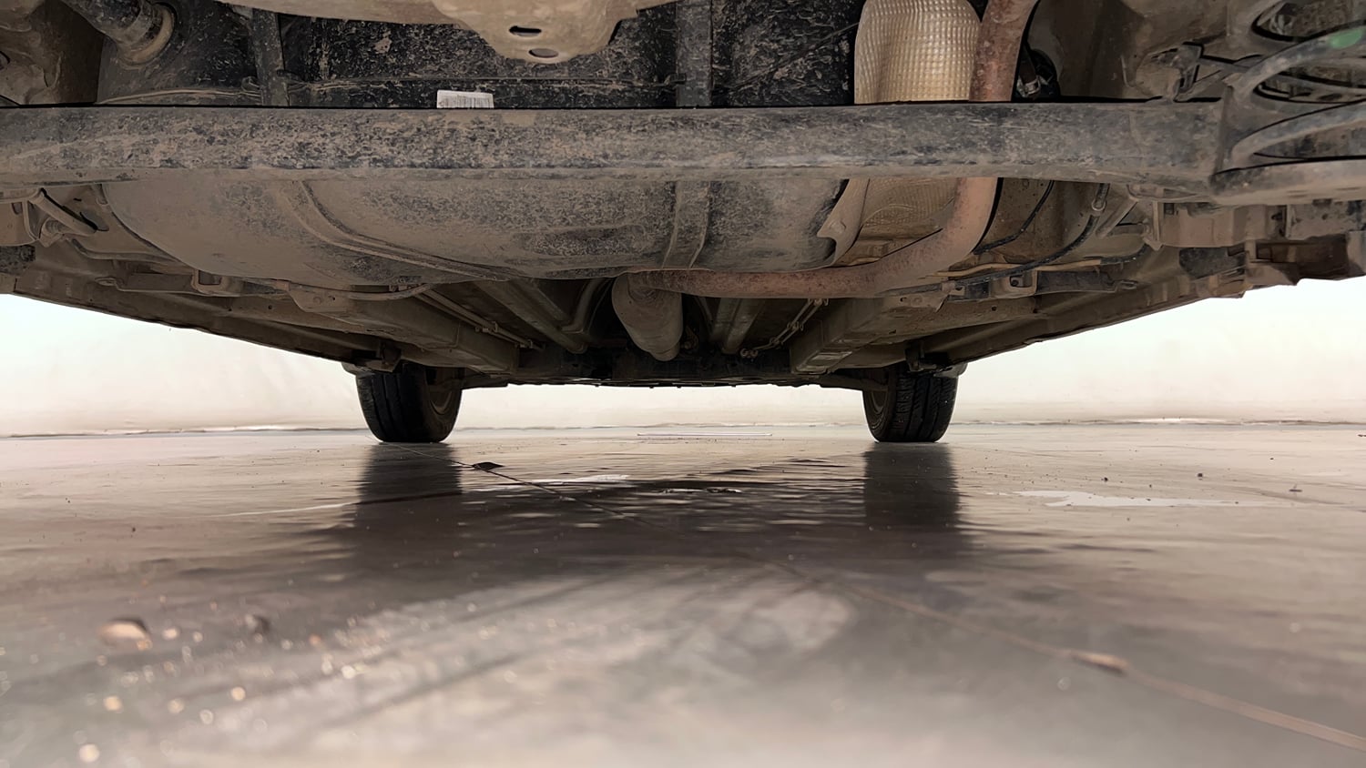 Used 2016 Maruti Suzuki Swift ZXi Petrol Manual extra REAR UNDERBODY VIEW (TAKEN FROM REAR)