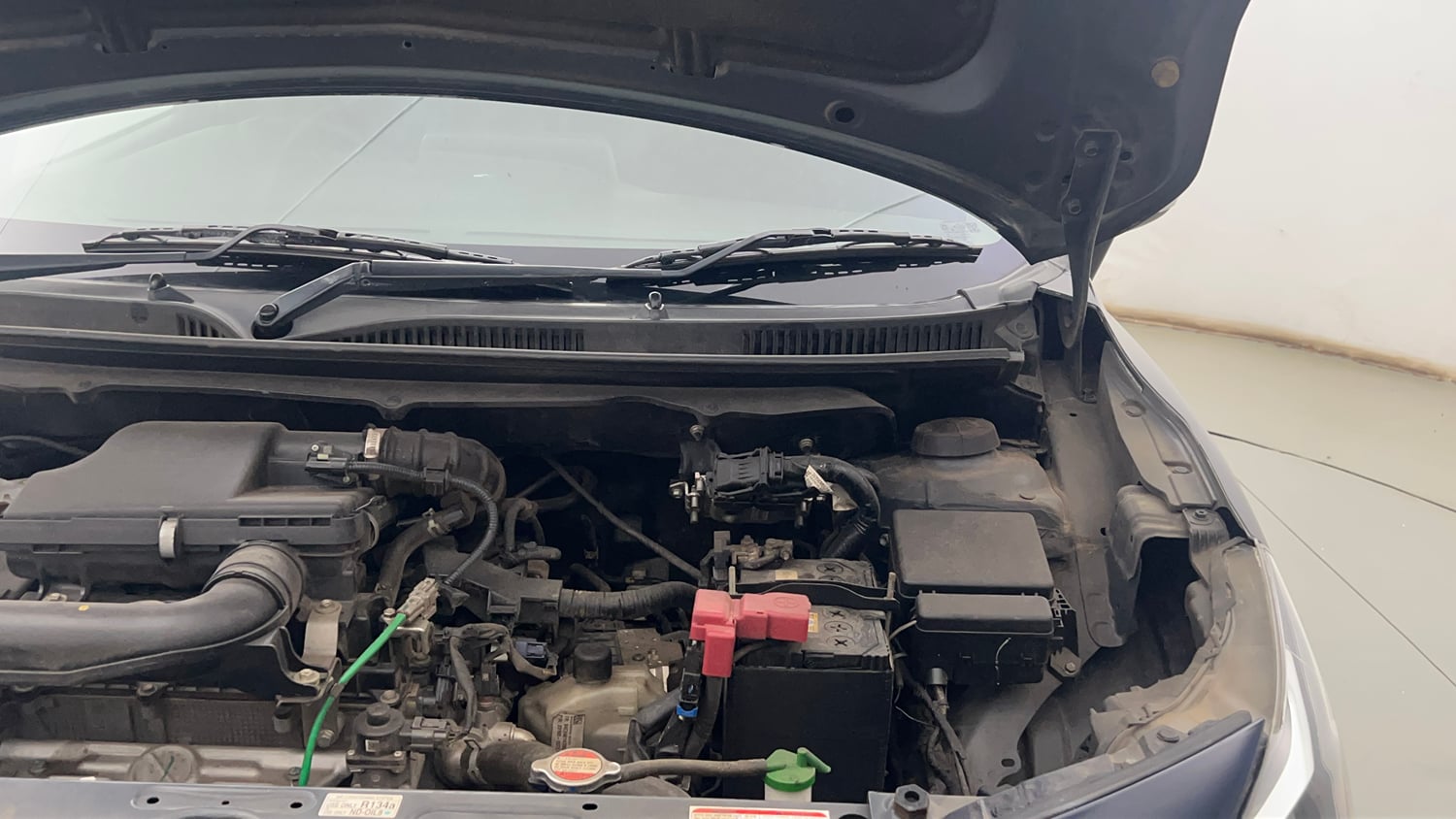 Used 2022 Maruti Suzuki Baleno Zeta AGS Petrol Automatic engine ENGINE LEFT SIDE HINGE & APRON VIEW