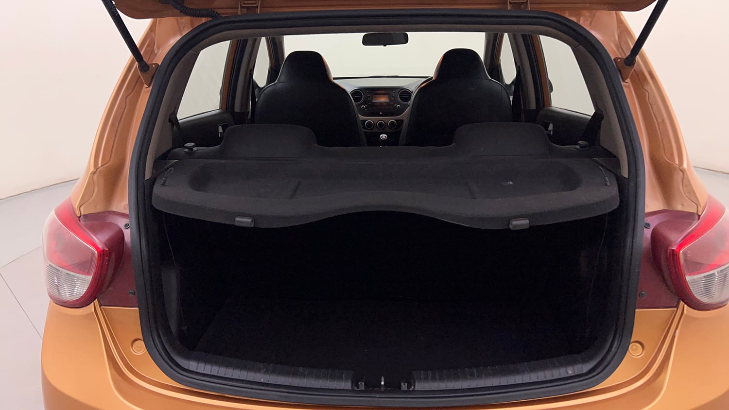Used 2016 Hyundai Grand i10 Sportz 1.2 Kappa VTVT Petrol Manual interior DICKY INSIDE VIEW