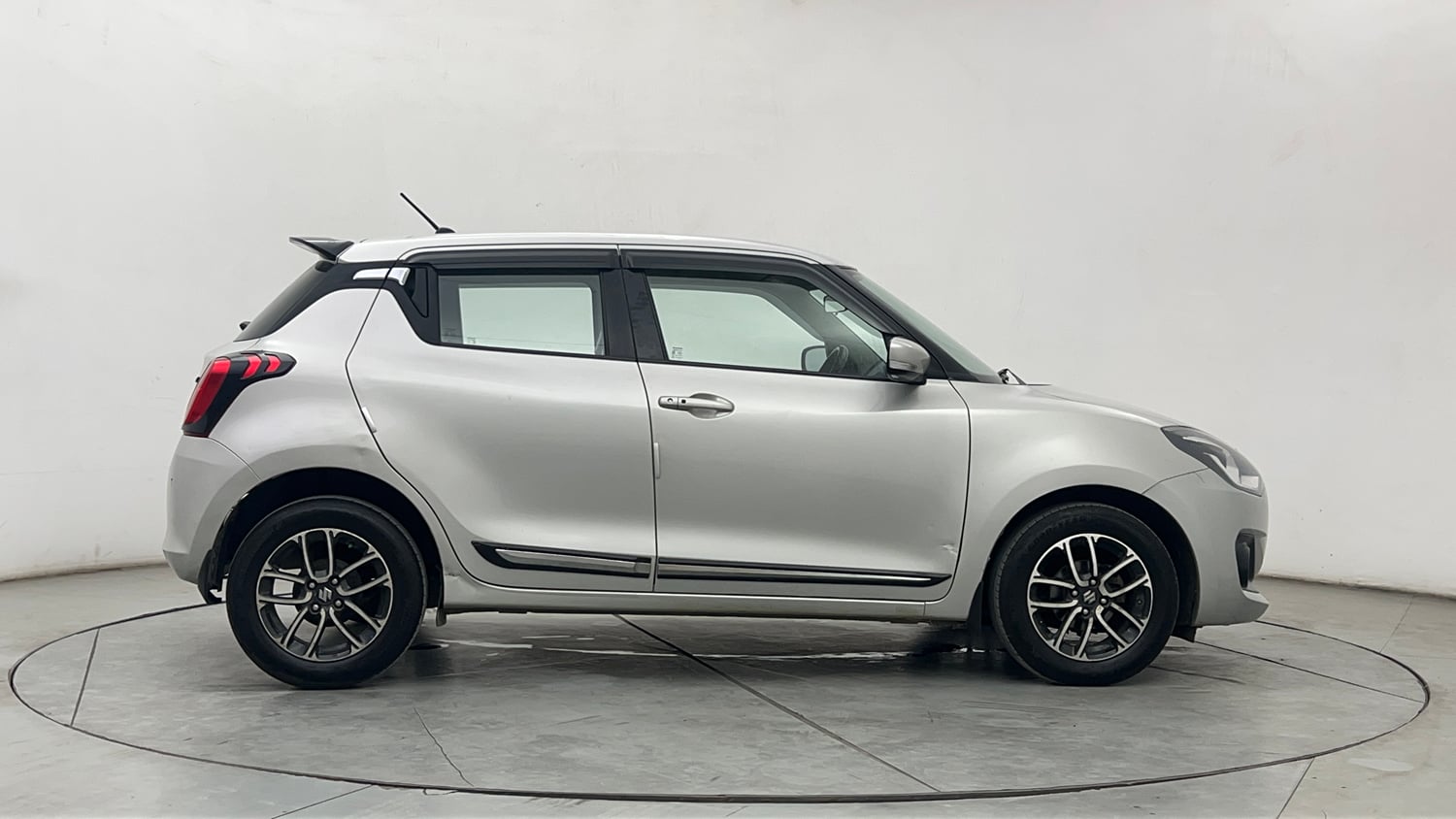 Used 2020 Maruti Suzuki Swift ZXi Plus AMT Petrol Automatic exterior RIGHT SIDE VIEW