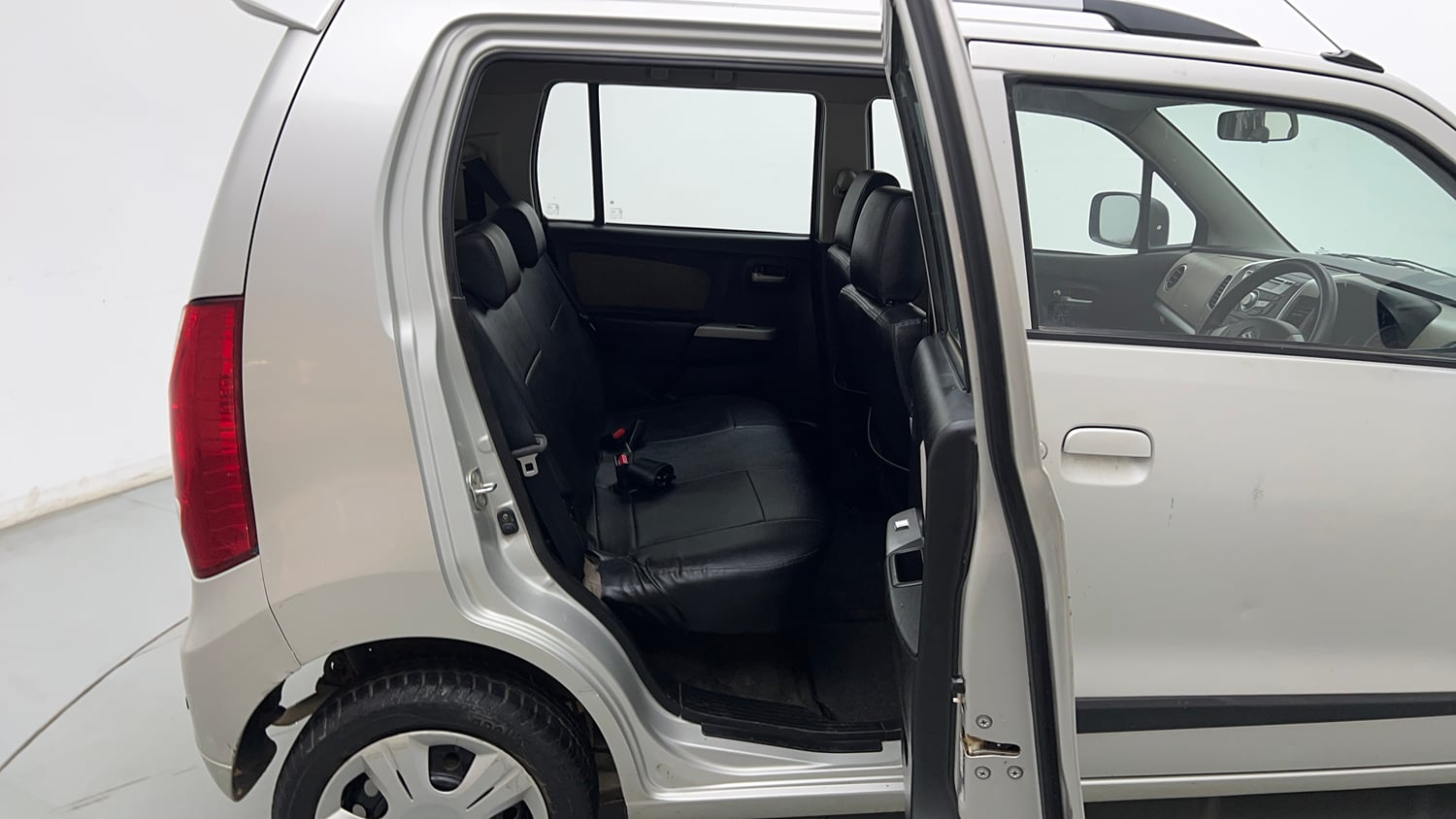Used 2014 Maruti Suzuki Wagon R VXI Petrol Manual interior RIGHT SIDE REAR DOOR CABIN VIEW