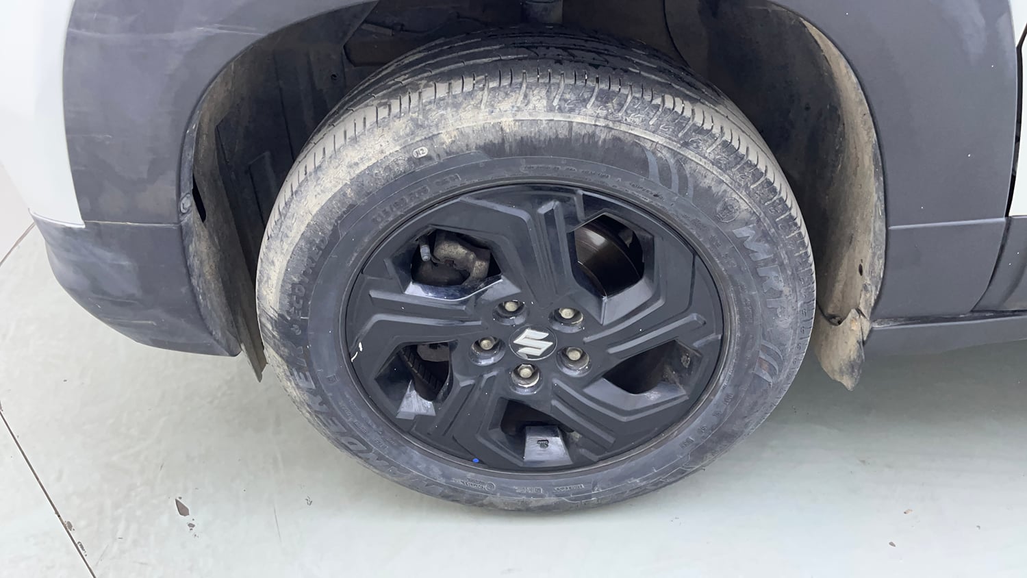 Used 2023 Maruti Suzuki Brezza ZXi Petrol Manual tyres LEFT FRONT TYRE RIM VIEW