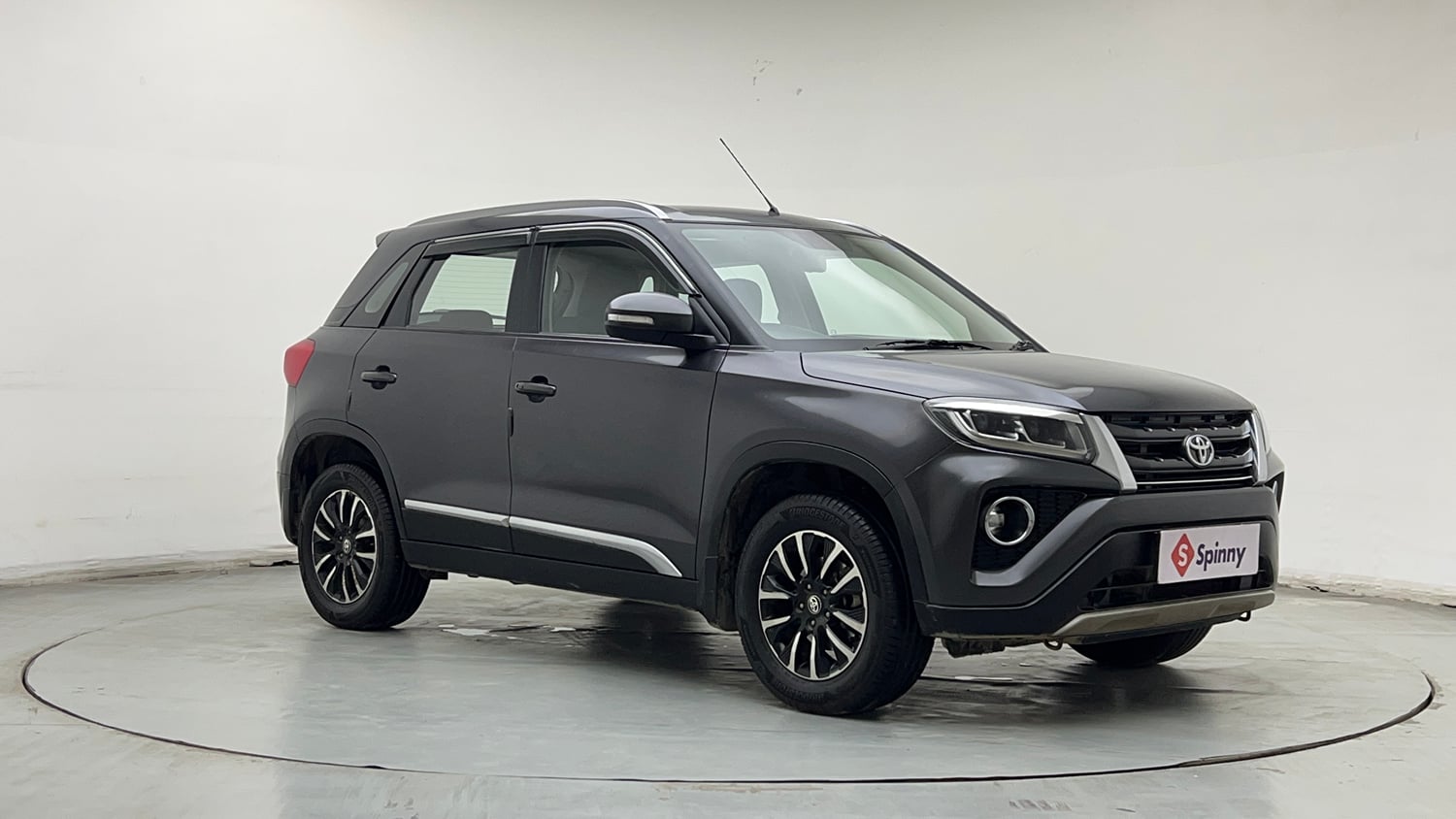 Used 2022 Toyota Urban Cruiser Premium Grade MT Petrol Manual exterior RIGHT FRONT CORNER VIEW