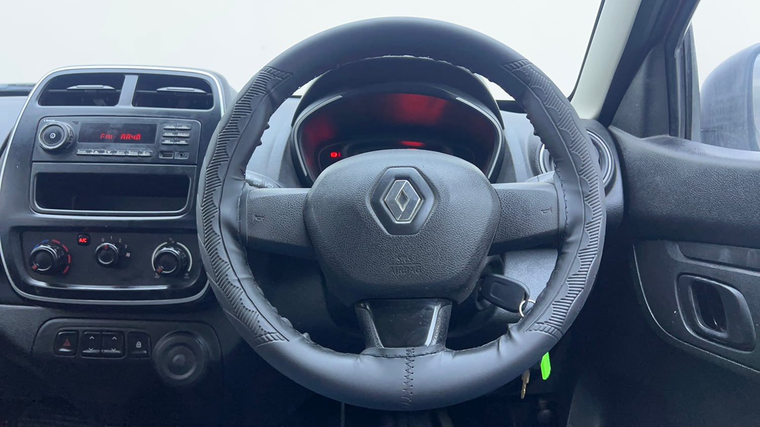 Used 2019 Renault Kwid RXL Petrol Manual interior STEERING VIEW