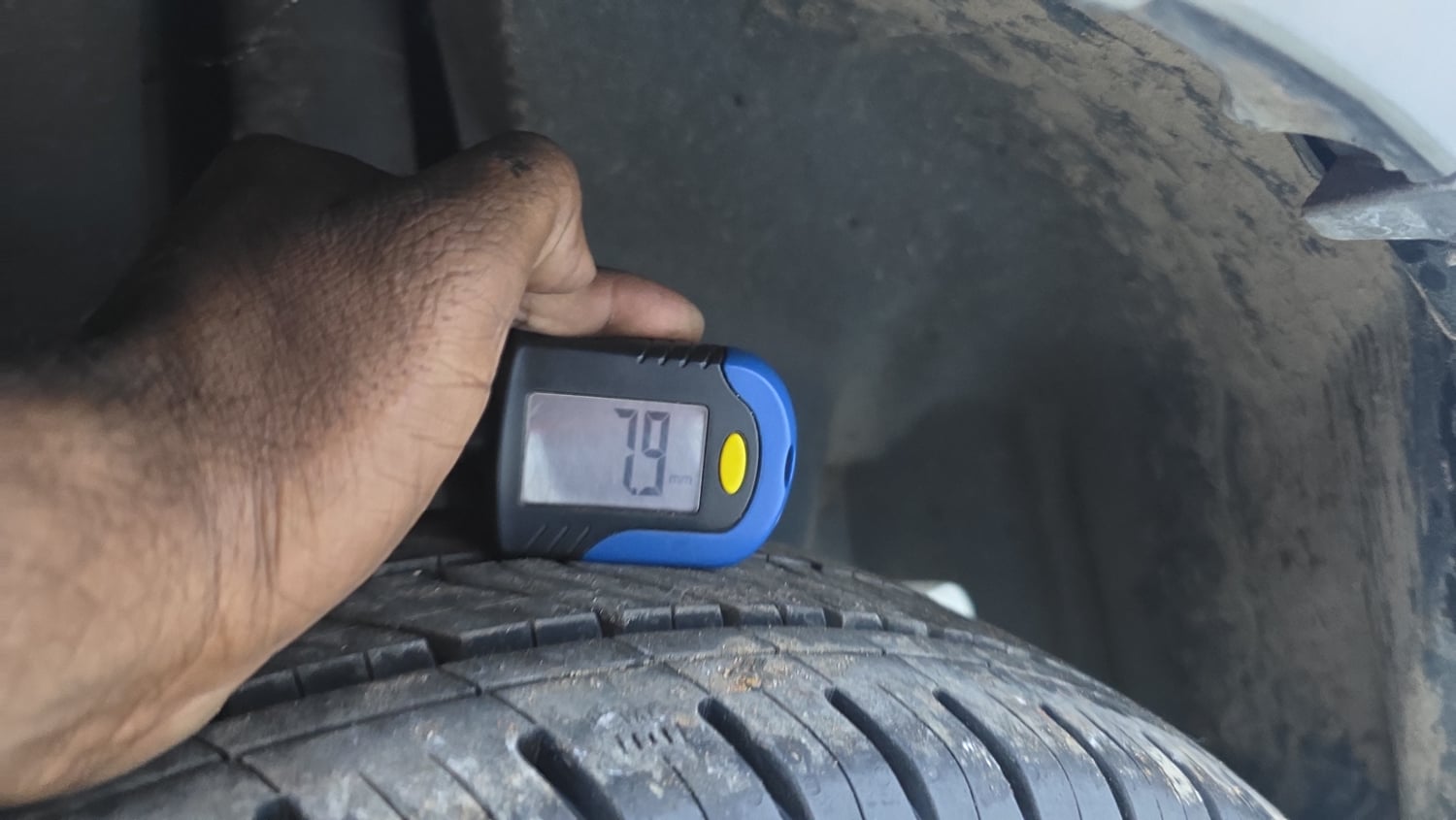 Used 2020 Maruti Suzuki New Ertiga ZXi Petrol Manual tyres LEFT REAR TYRE TREAD VIEW