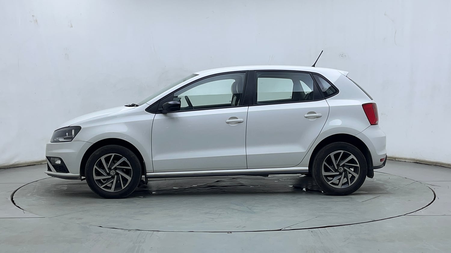 Used 2020 Volkswagen Polo Comfortline Plus 1.0L MPI Petrol Manual exterior LEFT SIDE VIEW