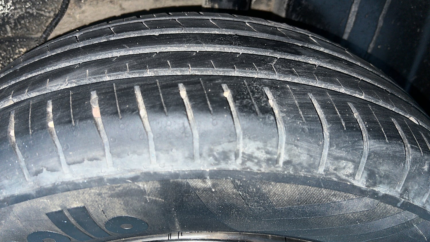 Used 2023 Tata Punch Accomplished AMT Petrol Automatic tyres LEFT REAR TYRE TREAD VIEW