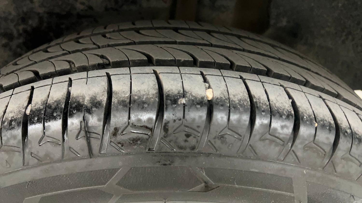 Used 2020 Maruti Suzuki Dzire ZXi AMT Petrol Automatic tyres LEFT REAR TYRE TREAD VIEW