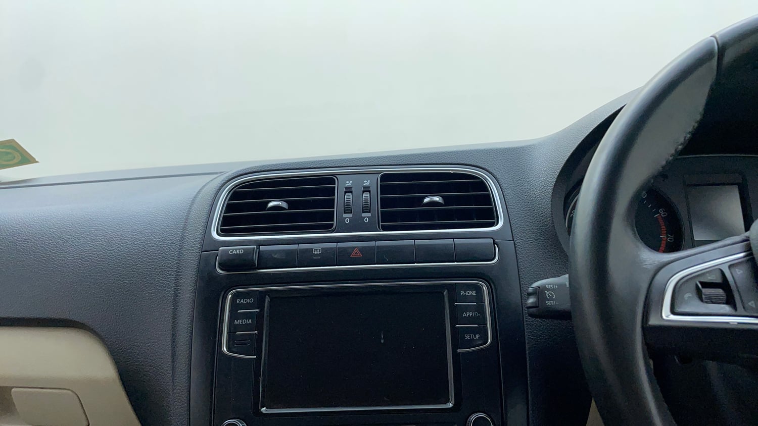 Used 2018 Skoda Rapid Style 1.6 MPI Petrol Manual top_features Touch screen infotainment system