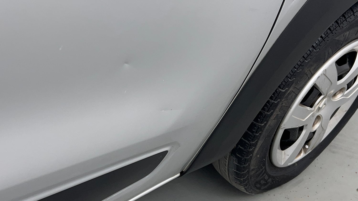 Used 2016 Renault Kwid RXT Petrol Manual dents MINOR DENT