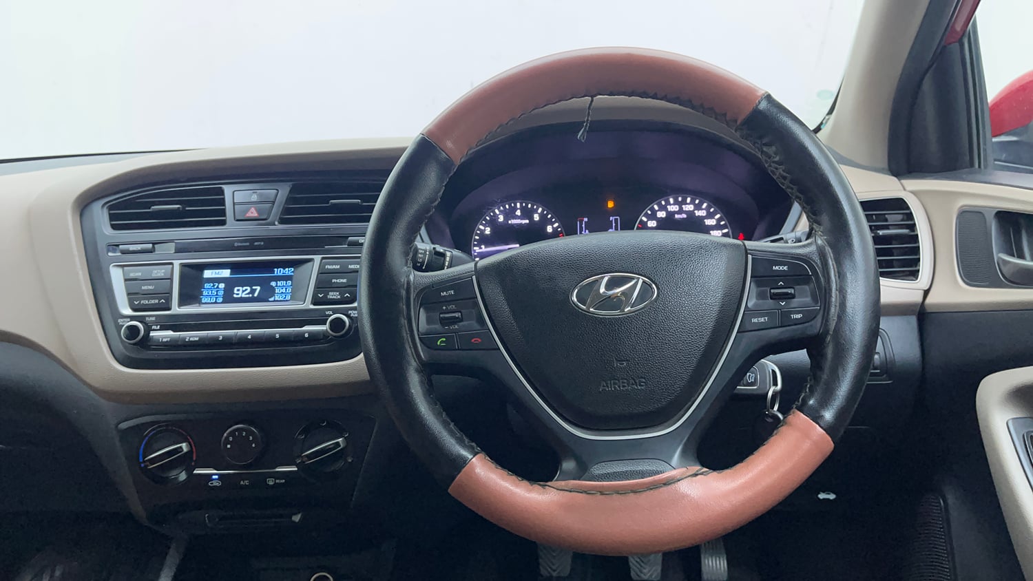 Used 2017 Hyundai Elite i20 Sportz 1.2 Petrol Manual interior STEERING VIEW
