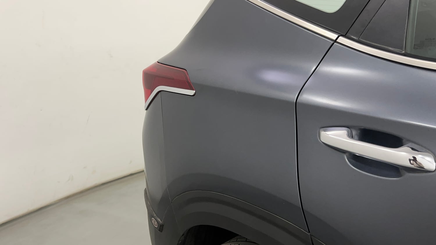 Used 2022 Kia Seltos X Line 1.4 DCT Petrol Automatic dents MINOR SCRATCH