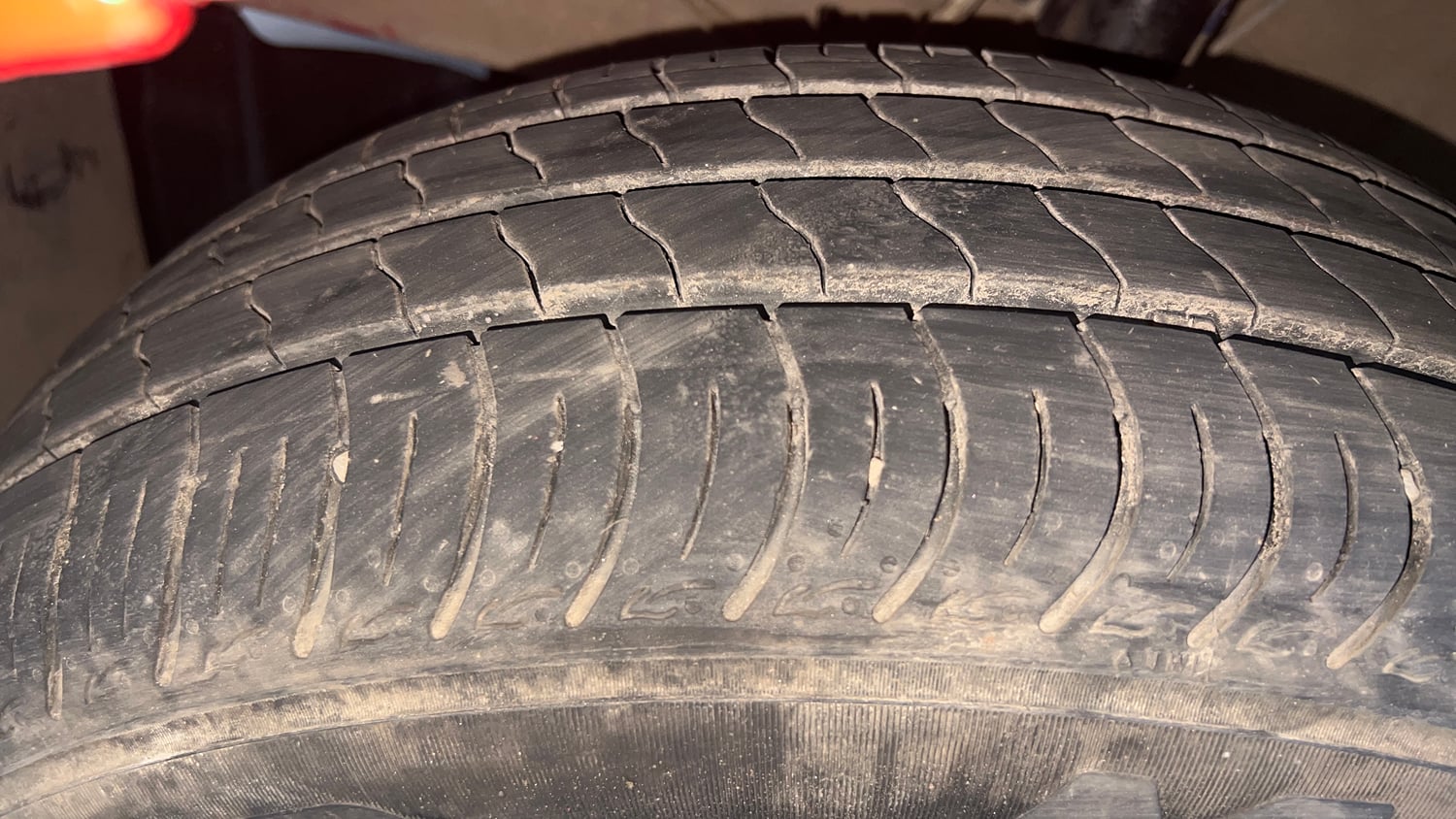 Used 2019 Maruti Suzuki Swift ZXi Petrol Manual tyres LEFT FRONT TYRE TREAD VIEW