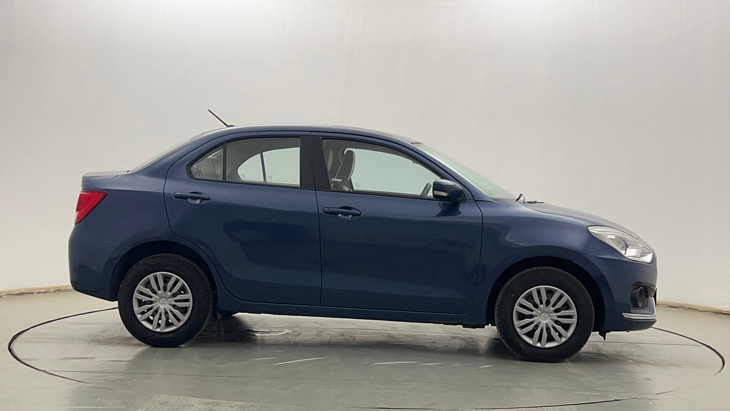 Used 2018 Maruti Suzuki Dzire VXi Petrol Manual exterior RIGHT SIDE VIEW