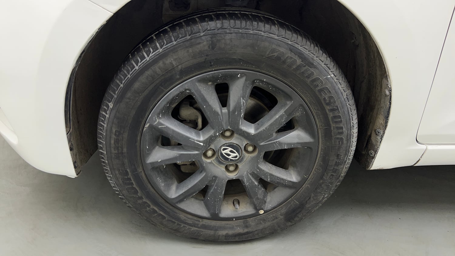 Used 2019 Hyundai Elite i20 Sportz Plus 1.2 CVT Petrol Automatic tyres LEFT FRONT TYRE RIM VIEW