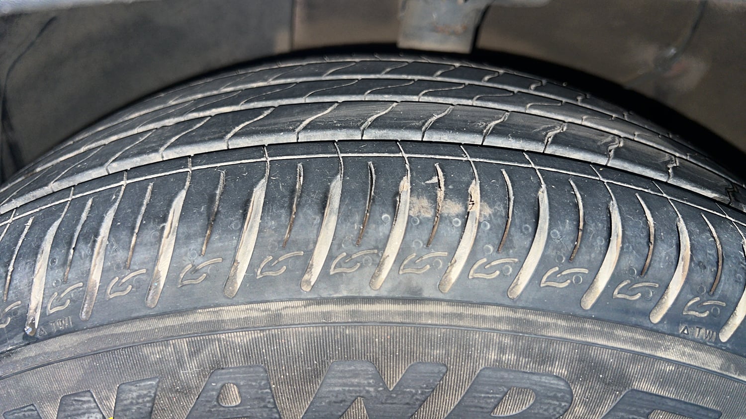Used 2023 Kia Sonet HTK 1.2 Petrol MT Petrol Manual tyres LEFT FRONT TYRE TREAD VIEW