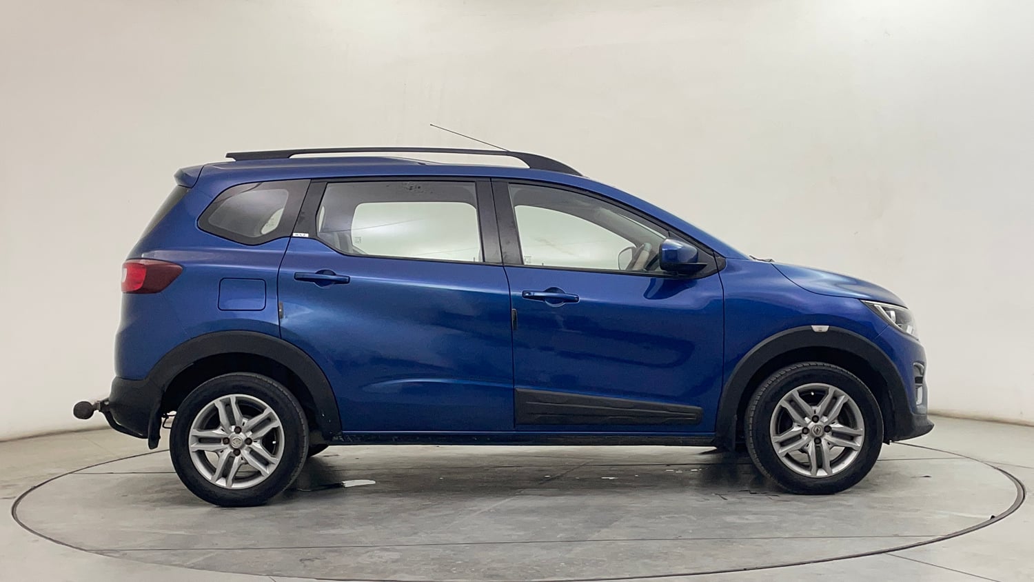 Used 2021 Renault Triber RXZ Petrol Manual exterior RIGHT SIDE VIEW