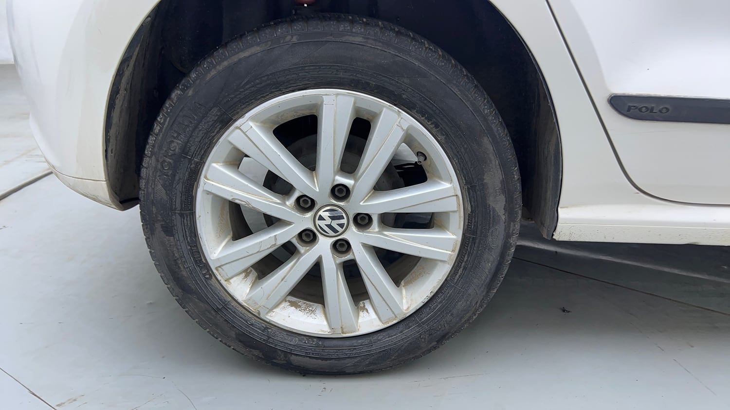 Used 2013 Volkswagen Polo Highline1.2L (P) Petrol Manual tyres RIGHT REAR TYRE RIM VIEW
