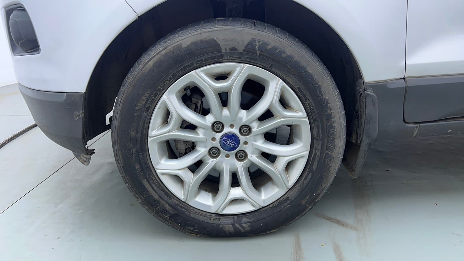 Used 2015 Ford EcoSport Titanium 1.5L Ti-VCT AT Petrol Automatic tyres LEFT FRONT TYRE RIM VIEW