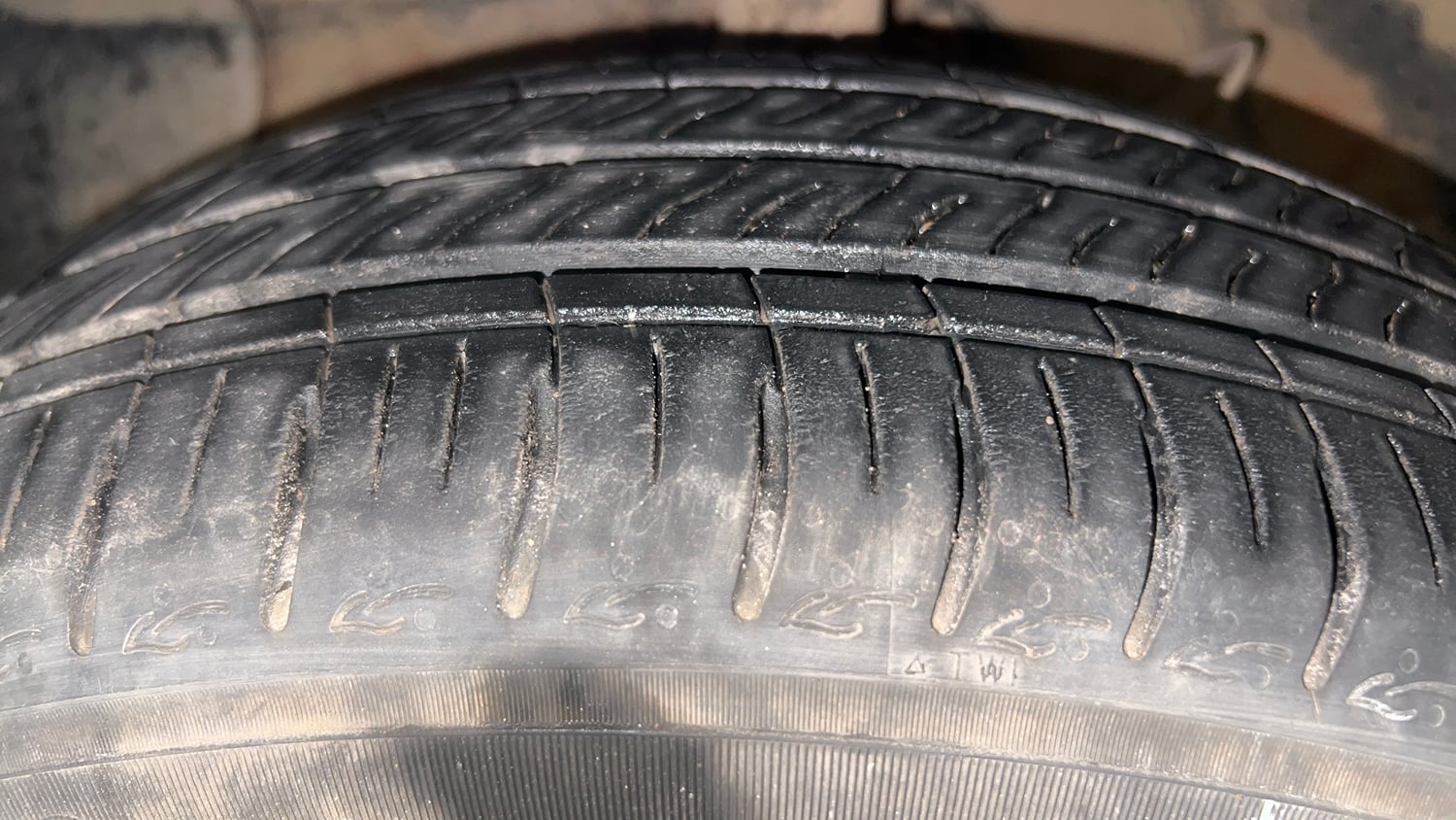 Used 2021 Hyundai Grand i10 Nios Sportz 1.2 Kappa VTVT Dual Tone Petrol Manual tyres LEFT FRONT TYRE TREAD VIEW
