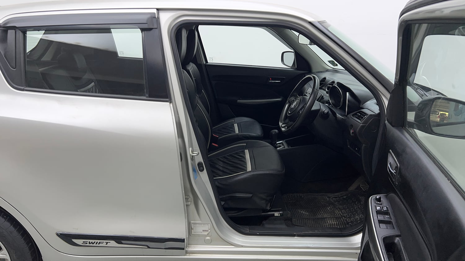 Used 2018 Maruti Suzuki Swift ZXi AMT Petrol Automatic interior RIGHT SIDE FRONT DOOR CABIN VIEW