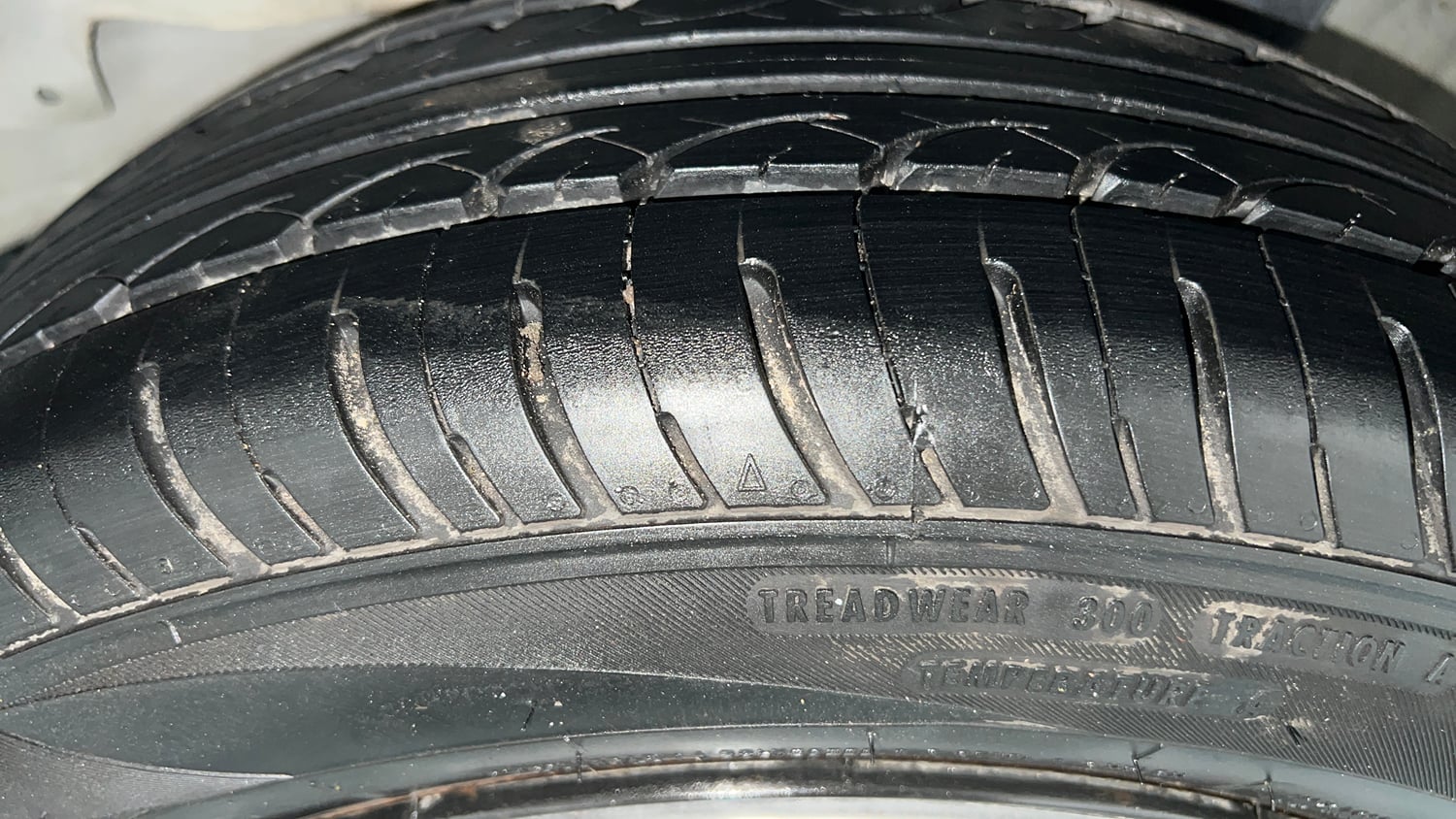 Used 2016 Honda Jazz SV Petrol Petrol Manual tyres LEFT REAR TYRE TREAD VIEW