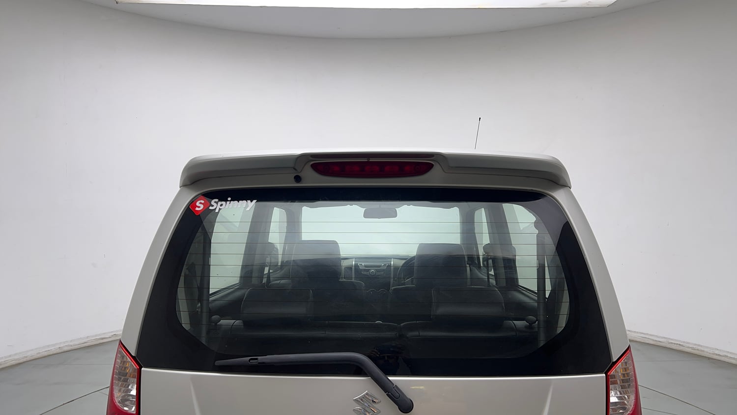 Used 2014 Maruti Suzuki Wagon R VXI Petrol Manual exterior BACK WINDSHIELD VIEW