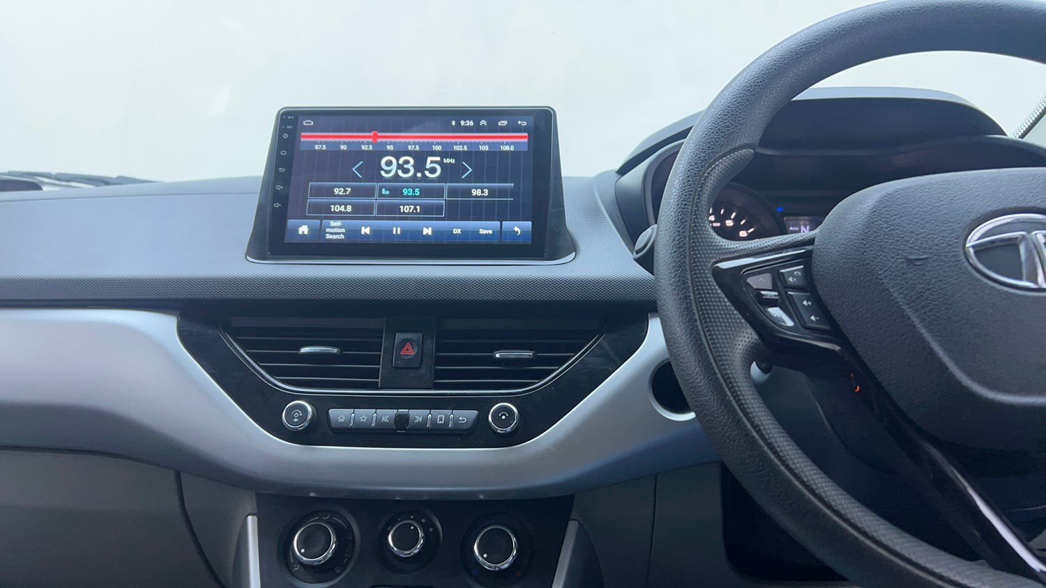 Used 2019 Tata Nexon XMA Petrol Petrol Automatic interior MUSIC SYSTEM & AC CONTROL VIEW