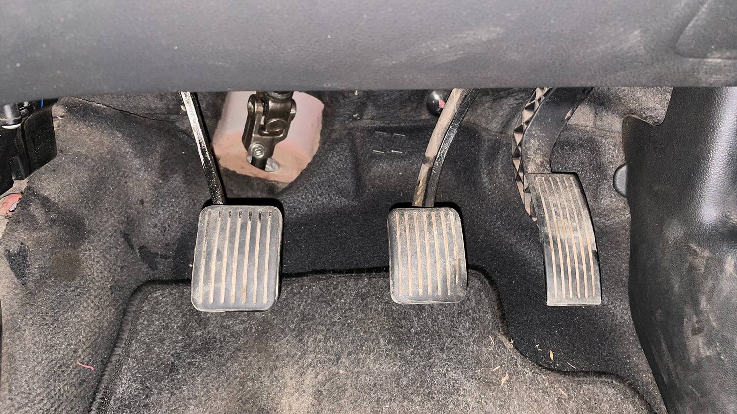 Used 2017 Hyundai Grand i10 Sportz (O) 1.2 Kappa VTVT Petrol Manual interior PEDALS VIEW