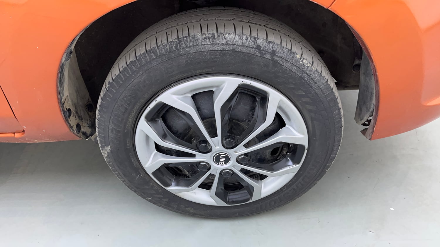 Used 2015 Maruti Suzuki Alto K10 VXi (O) Petrol Manual tyres RIGHT FRONT TYRE RIM VIEW