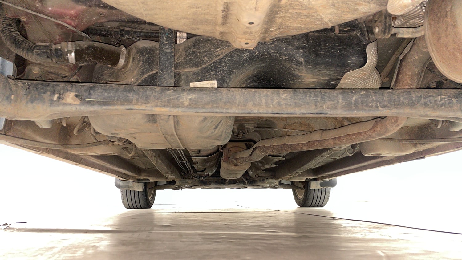 Used 2021 Mahindra XUV 300 W8 1.2 Petrol Petrol Manual extra REAR UNDERBODY VIEW (TAKEN FROM REAR)