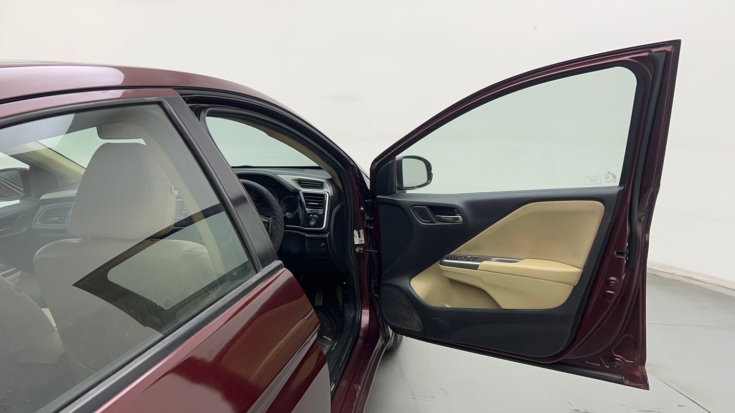 Used 2016 Honda City V Petrol Manual interior RIGHT FRONT DOOR OPEN VIEW