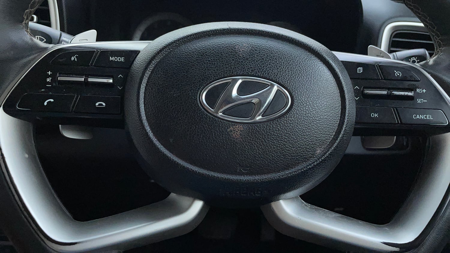 Used 2021 Hyundai Venue SX Plus 1.0 Turbo DCT Petrol Automatic top_features Airbags