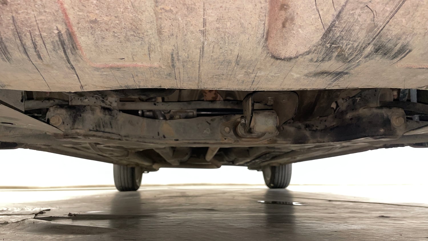 Used 2017 Hyundai Elite i20 Asta 1.2 (O) Petrol Manual extra FRONT LEFT UNDERBODY VIEW