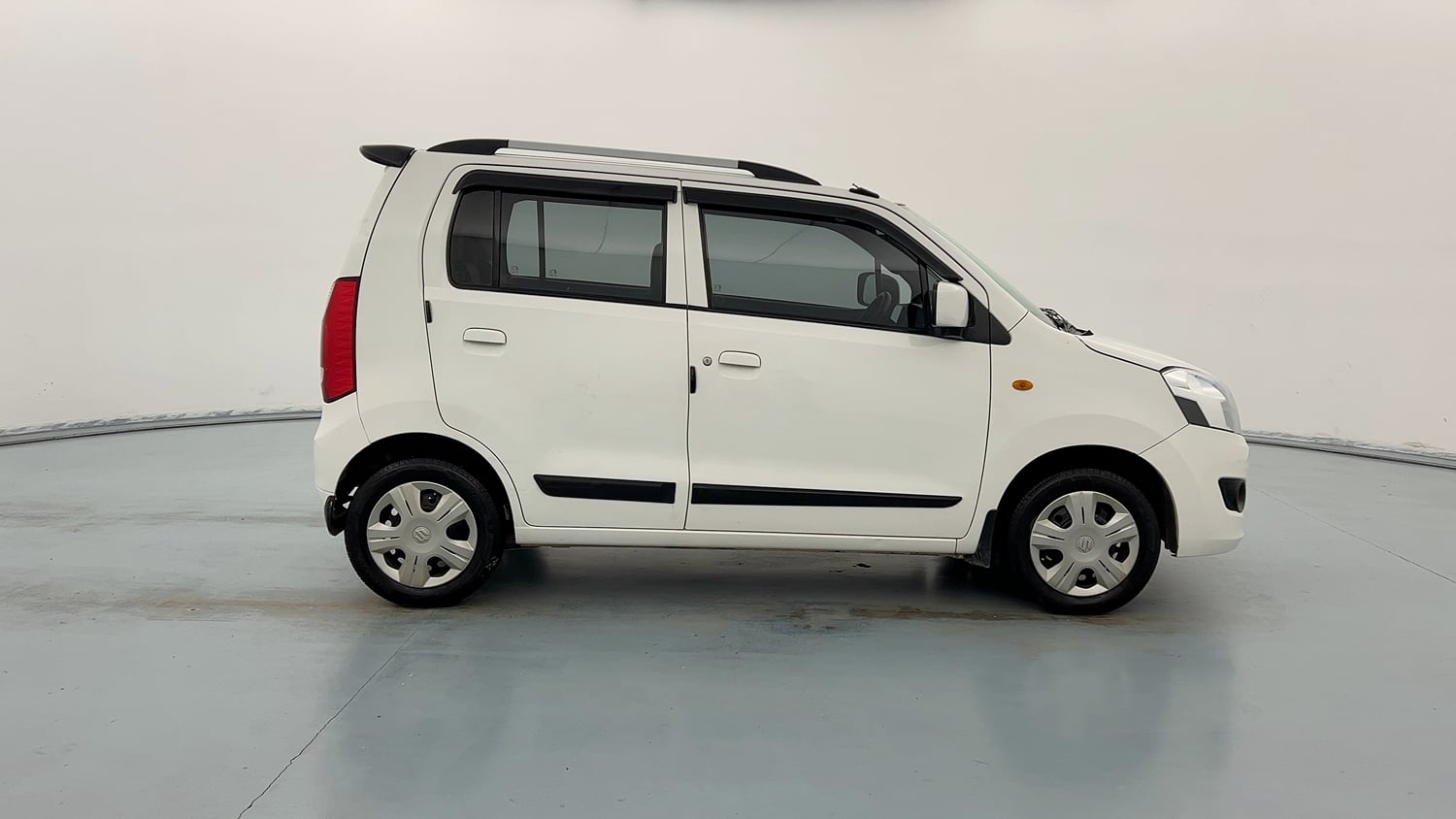 Used 2016 Maruti Suzuki Wagon R VXI Petrol Manual exterior RIGHT SIDE VIEW