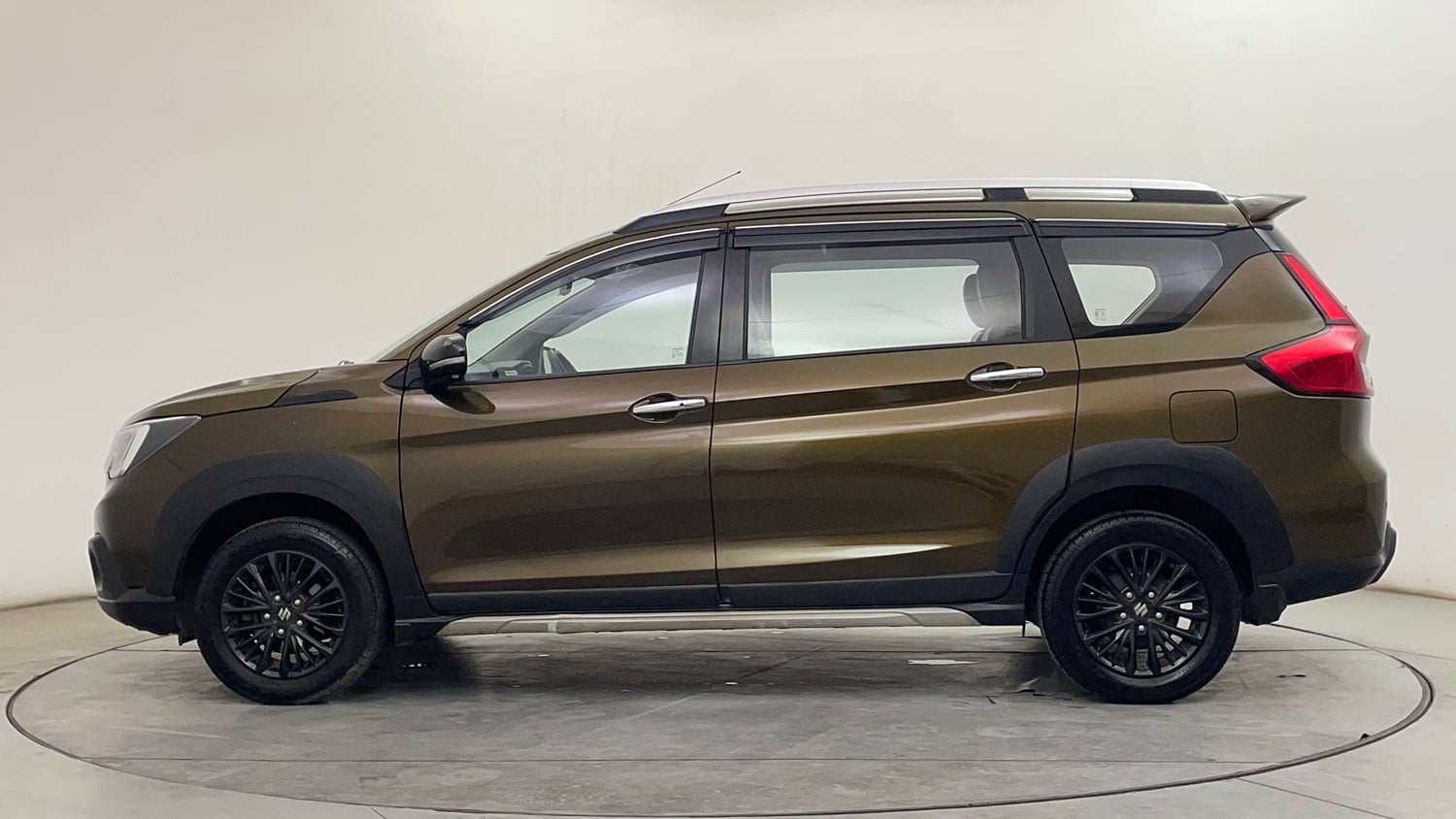 Used 2019 Maruti Suzuki XL6 Alpha AT Petrol Petrol Automatic exterior LEFT SIDE VIEW