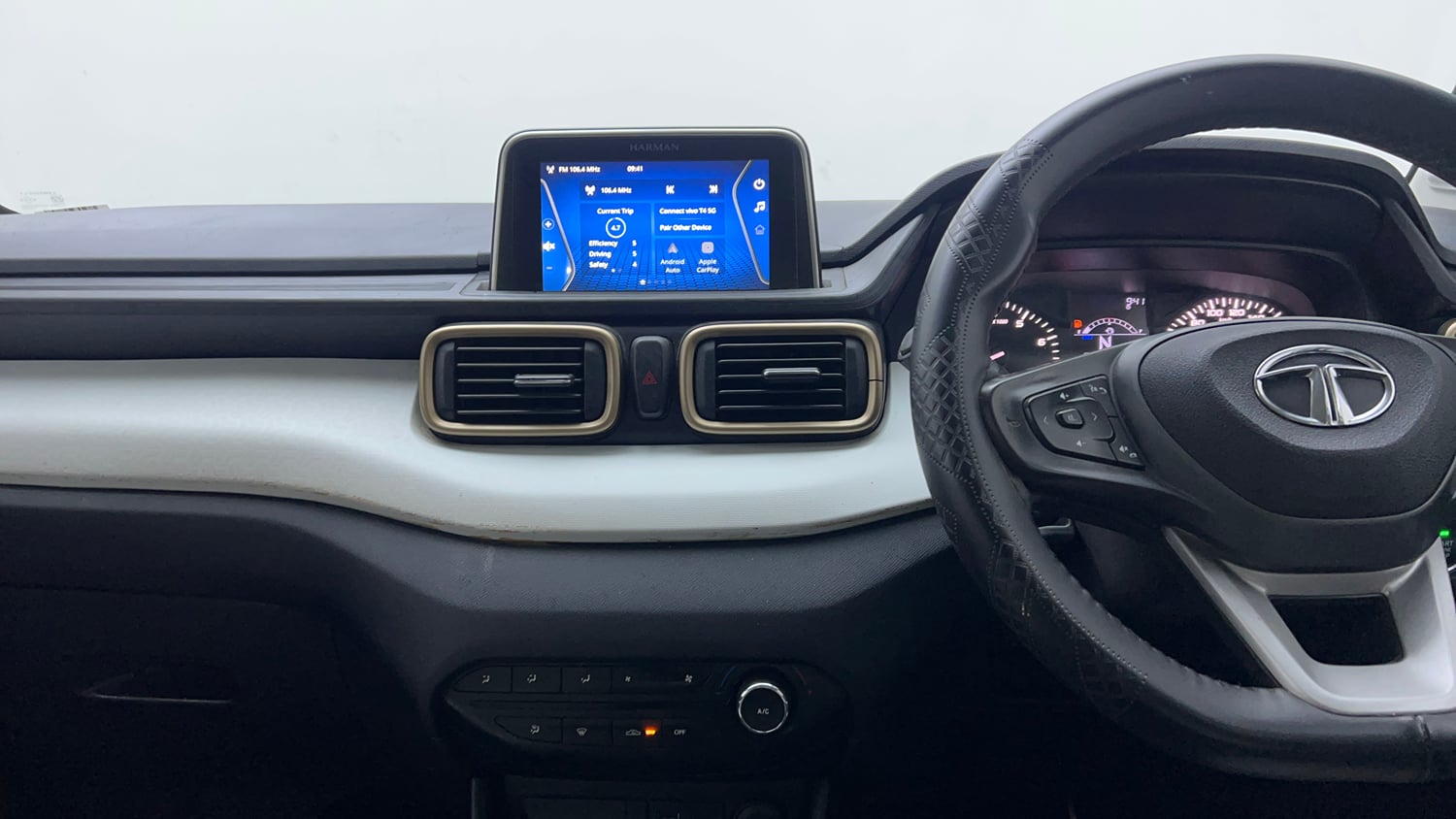 Used 2023 Tata Punch Accomplished AMT Petrol Automatic interior MUSIC SYSTEM & AC CONTROL VIEW