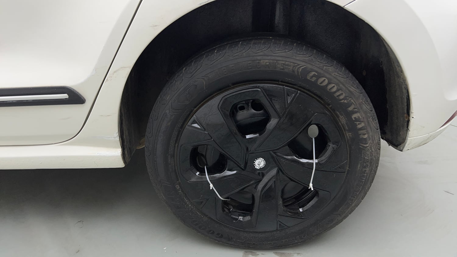 Used 2014 Volkswagen Polo Comfortline 1.2L (P) Petrol Manual tyres LEFT REAR TYRE RIM VIEW