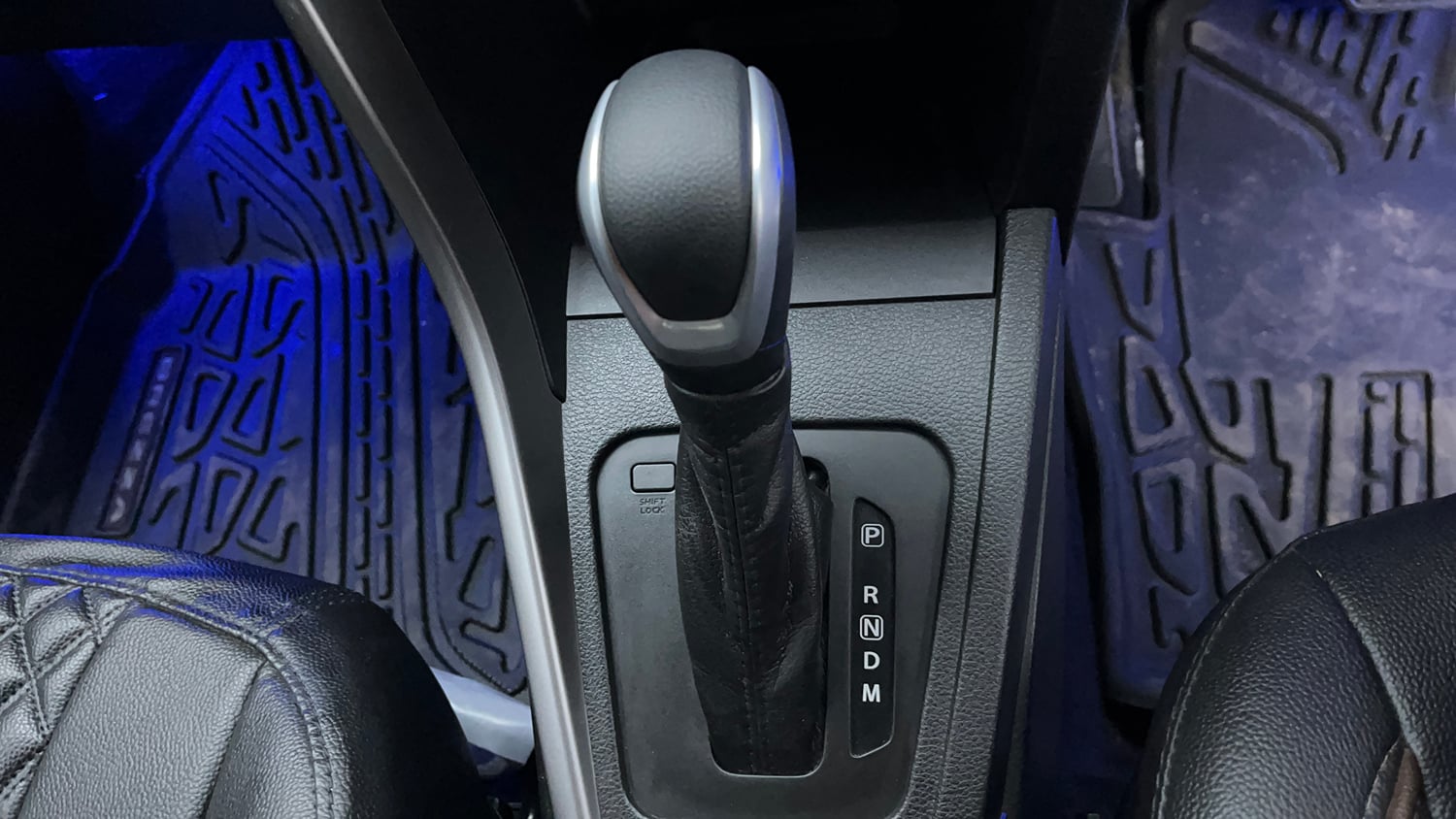 Used 2025 Maruti Suzuki Brezza ZXi AT Petrol Automatic interior GEAR  KNOB VIEW