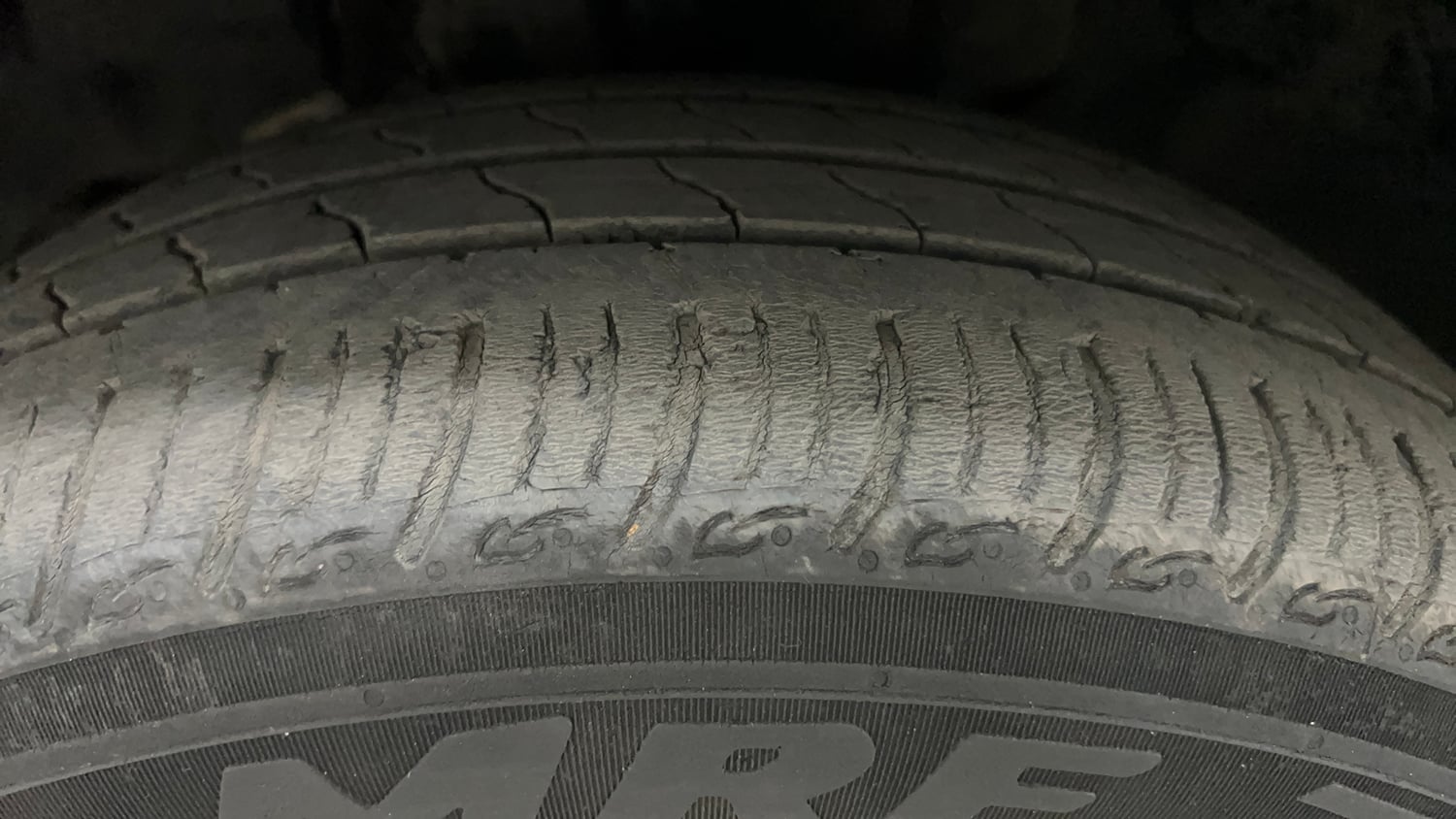Used 2023 Tata Tigor XZ Plus CNG Cng Manual tyres LEFT FRONT TYRE TREAD VIEW